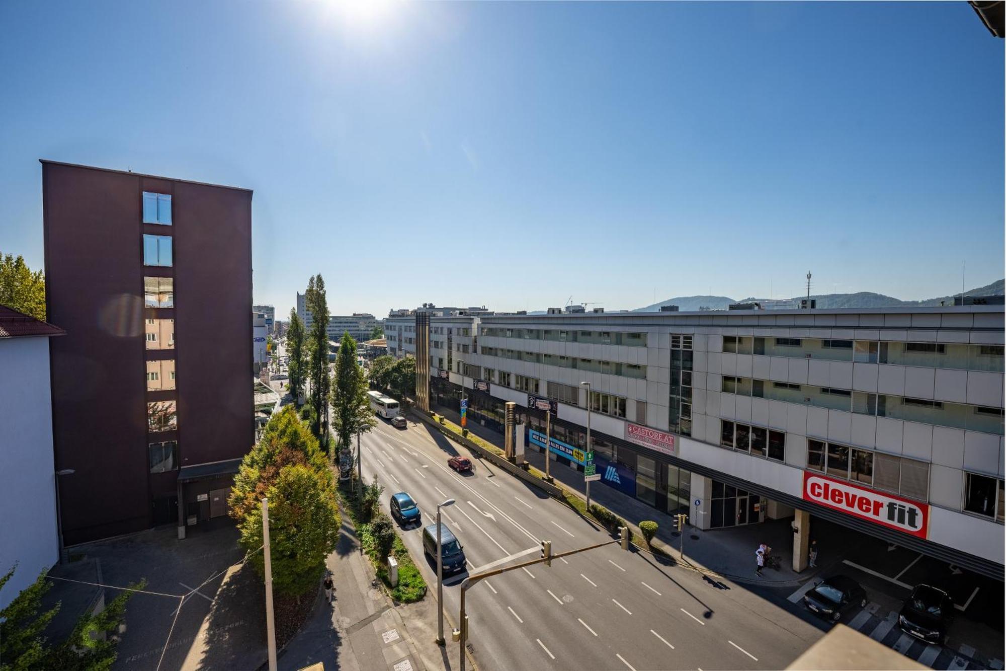 Tamliving Center Luxury 4 Rooms Smart Tv Kitchen Great View Graz Kültér fotó